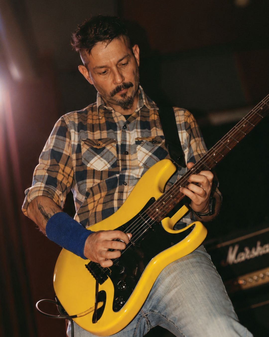 Lenny Siarom - Guitarrista